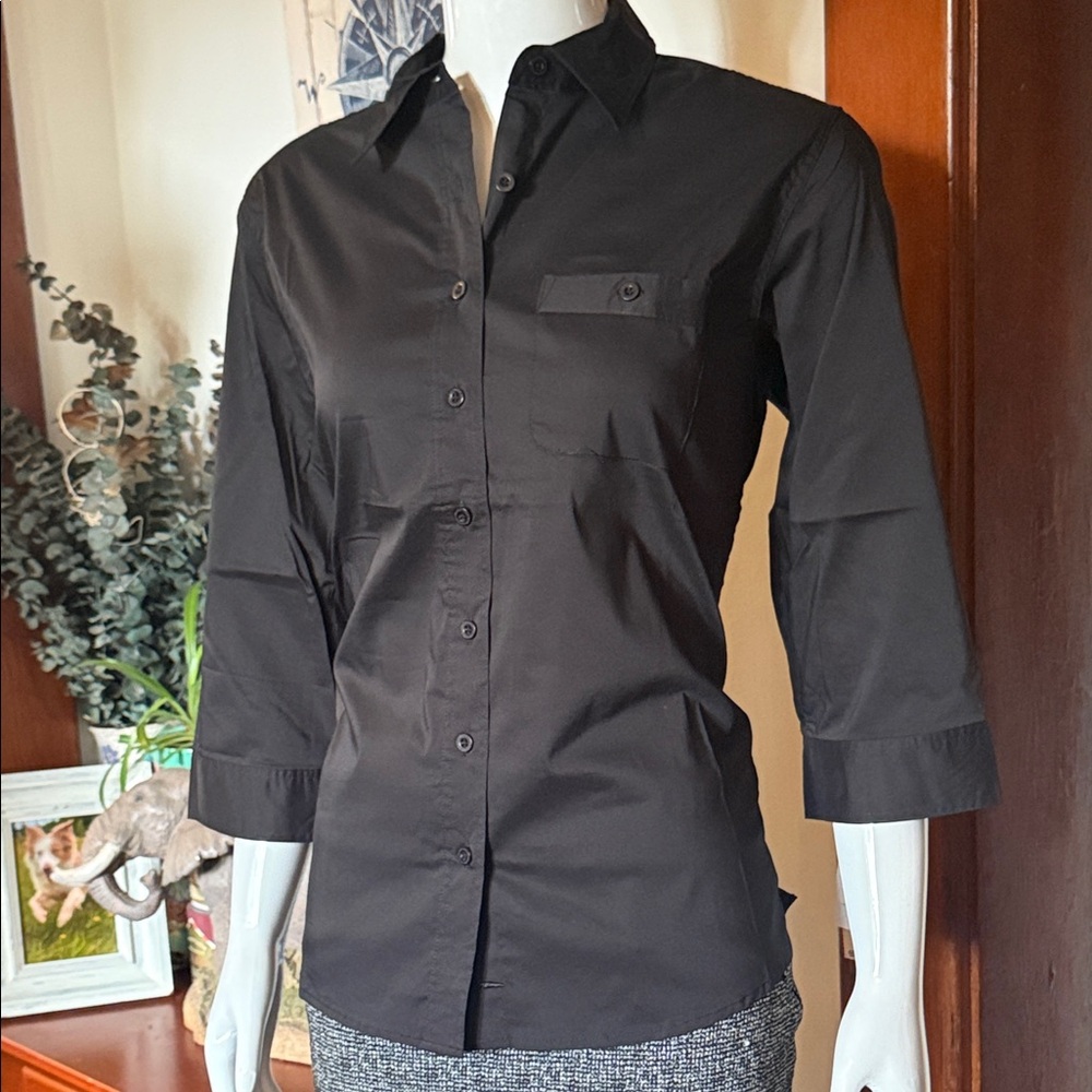NWT northern reflections size small Black Button-Up Shirt